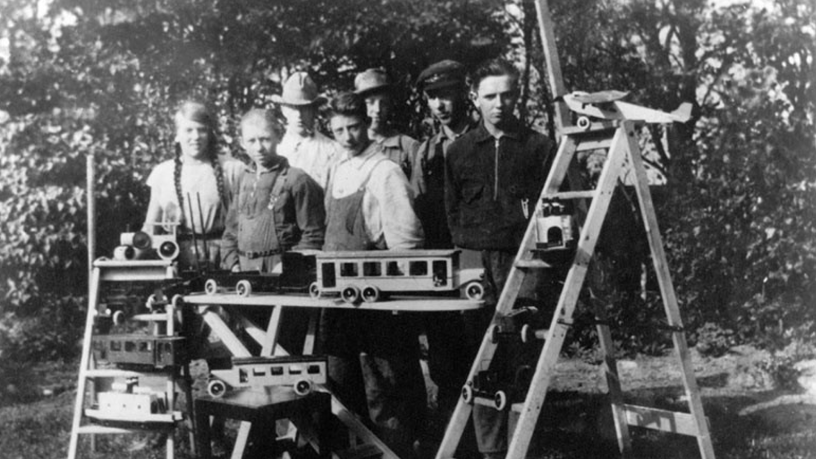 Первая линия игрушек Lego